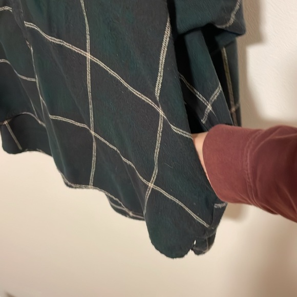 Wild Fable Size Medium Forest Green & White Plaid Flannel w/ pockets - Picture 6 of 9